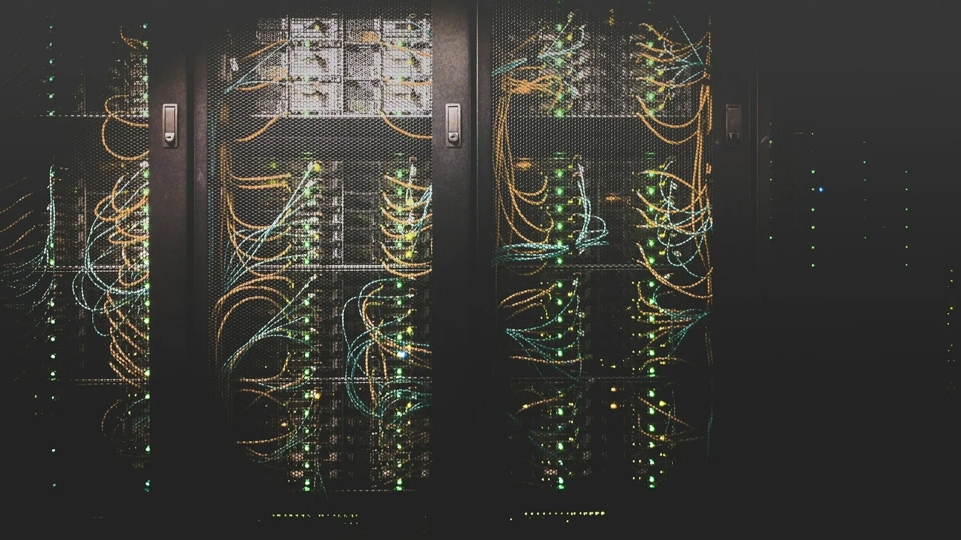 Server za hosting web stranica